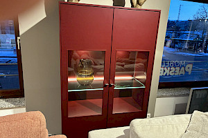 Musterring KARA-FRAME Hingucker-Vitrine dark red !
